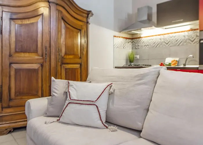 Exclusive Santa Chiara Apartment