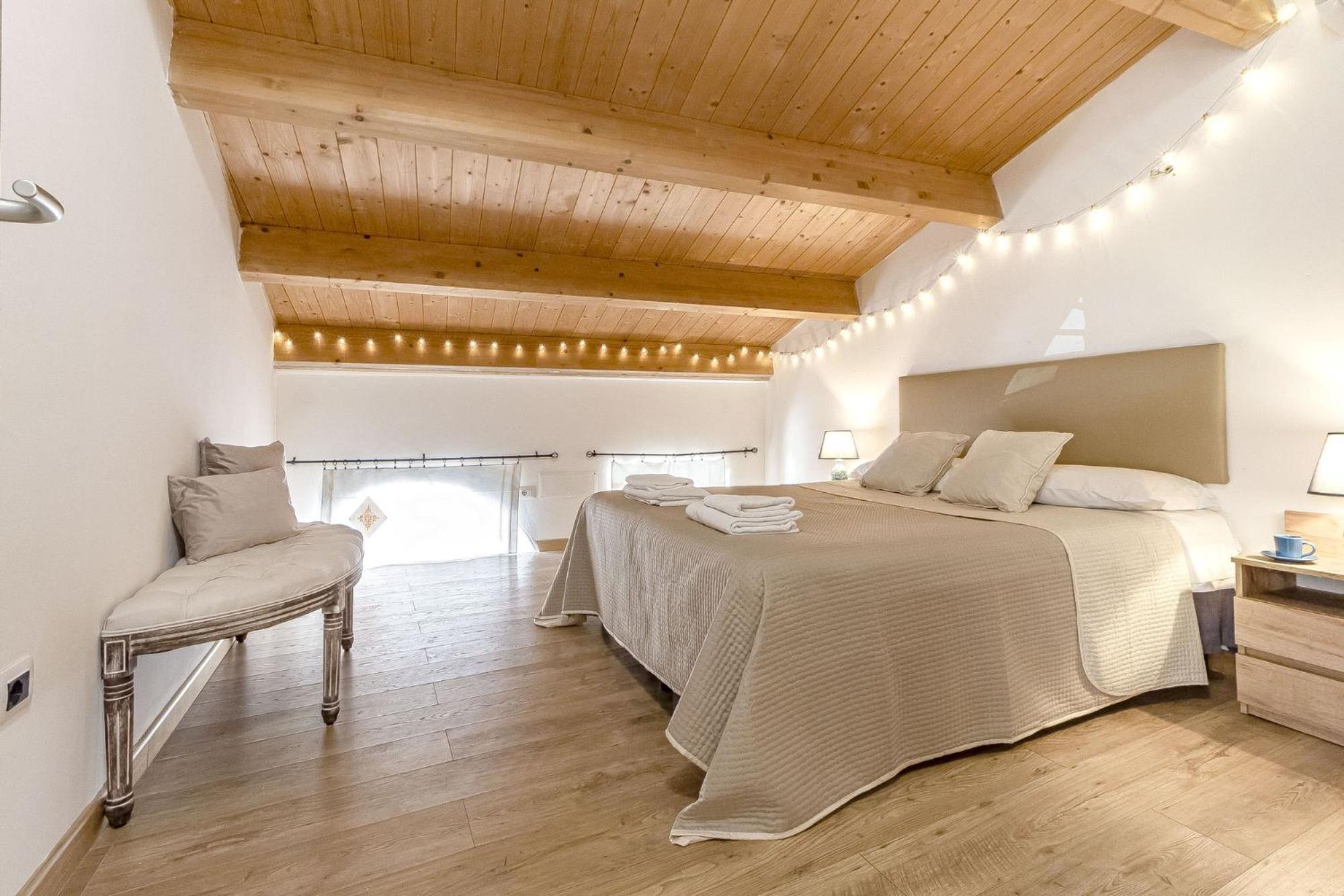 Exclusive Santa Chiara Apartment *